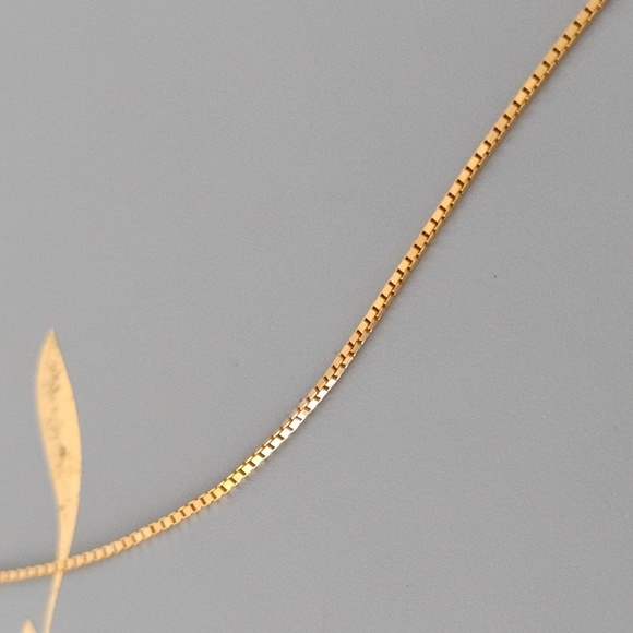 Box Chain 14 K Gold Necklace - Picture 4 of 9